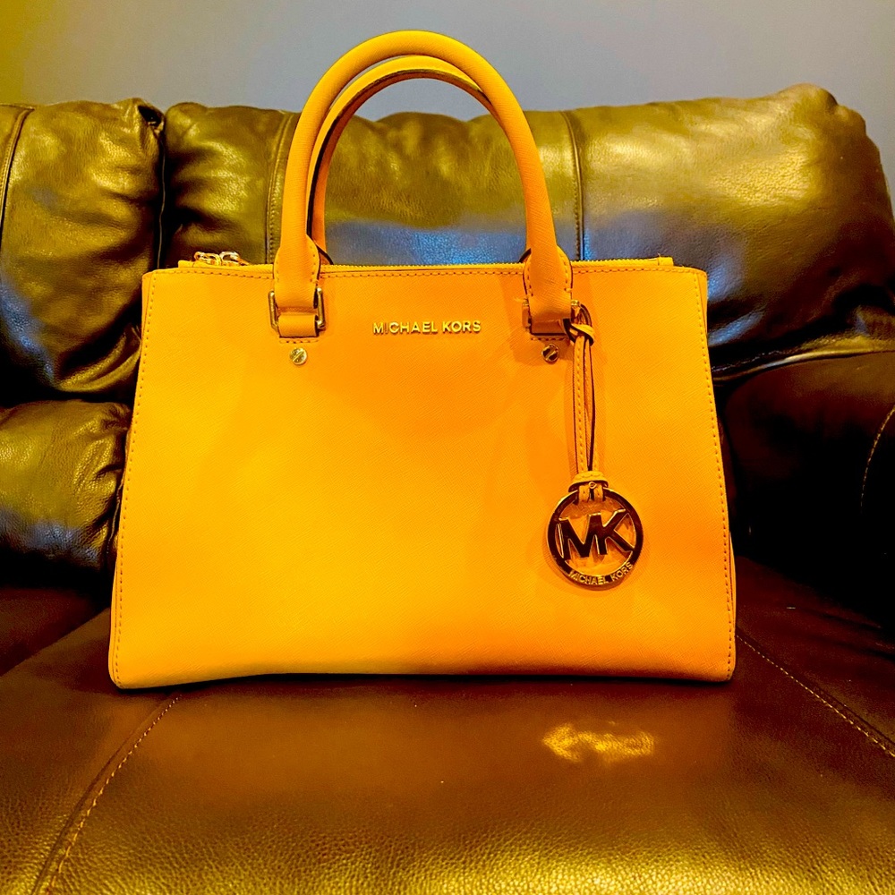 Michael Michael Kors Medium Leather Satchel